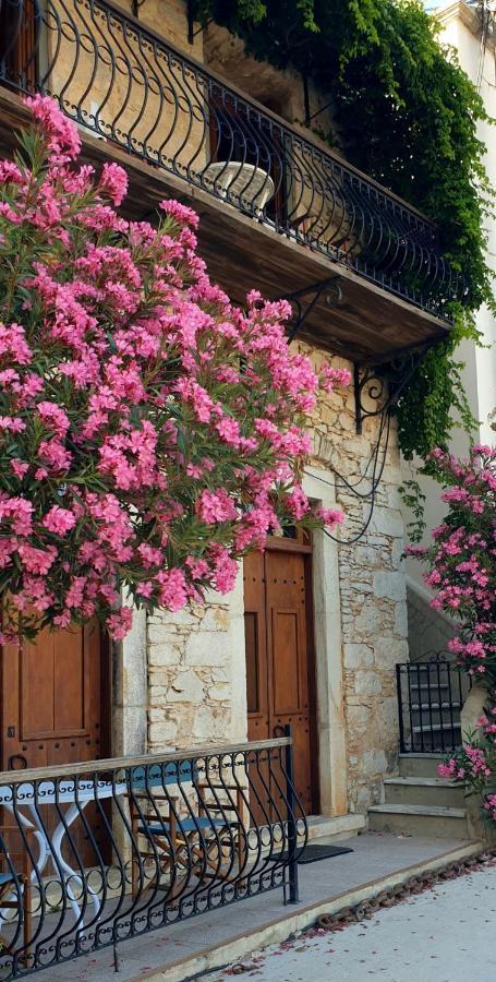 Traditional Seafront Apartment Symi Exterior foto